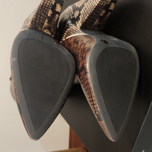 Cowgirl Boots Snake Print, 9.5 - Picture 11 of 13